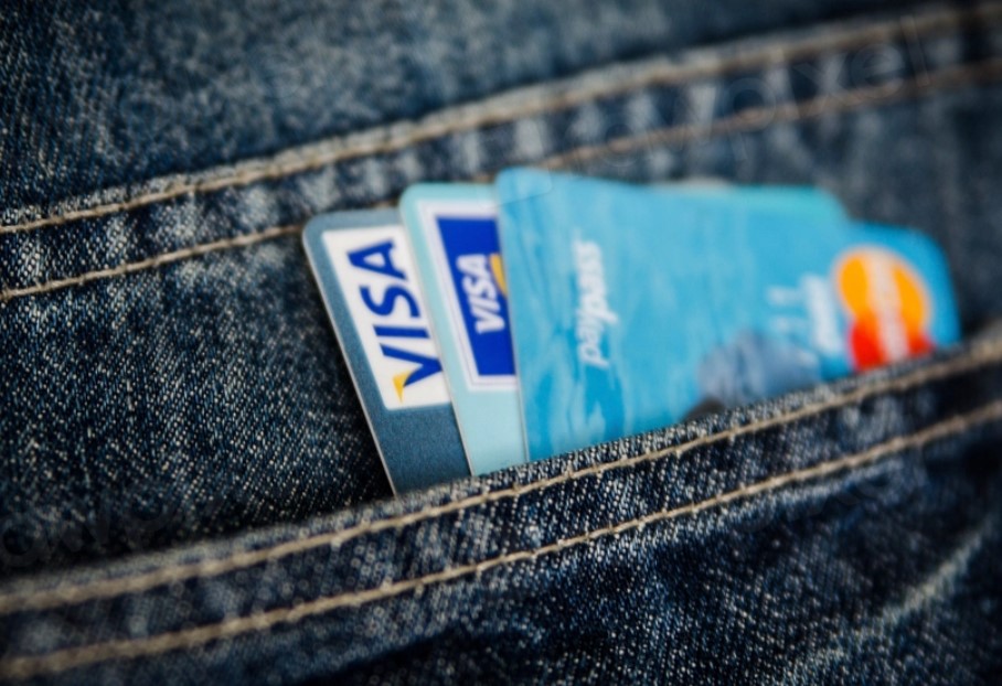 Choosing the Best Credit Cards for Shopping in the Philippines